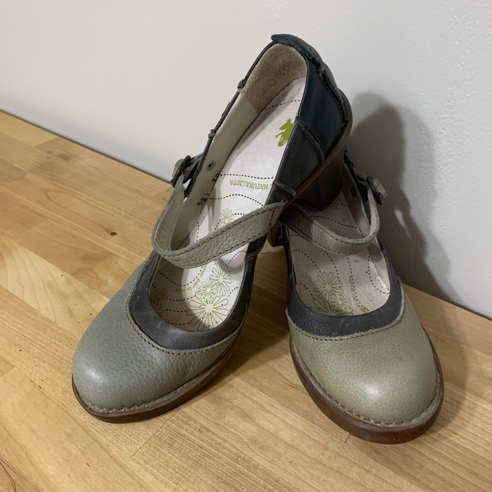 El Naturalista leather heeled maryjane size 38